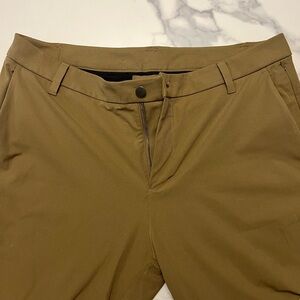 Lululemon Athletica Men’s Commission Pant 36” – Khaki (Classic Fit)